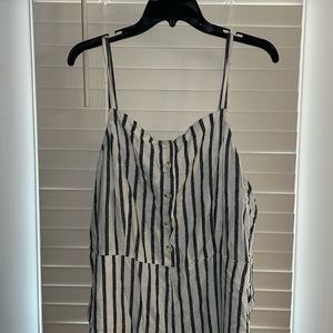 Old navy jumpsuit • BOGO